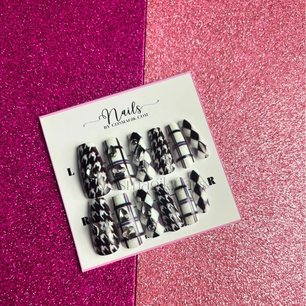 Glam Grid Press-On Nails - Image 2